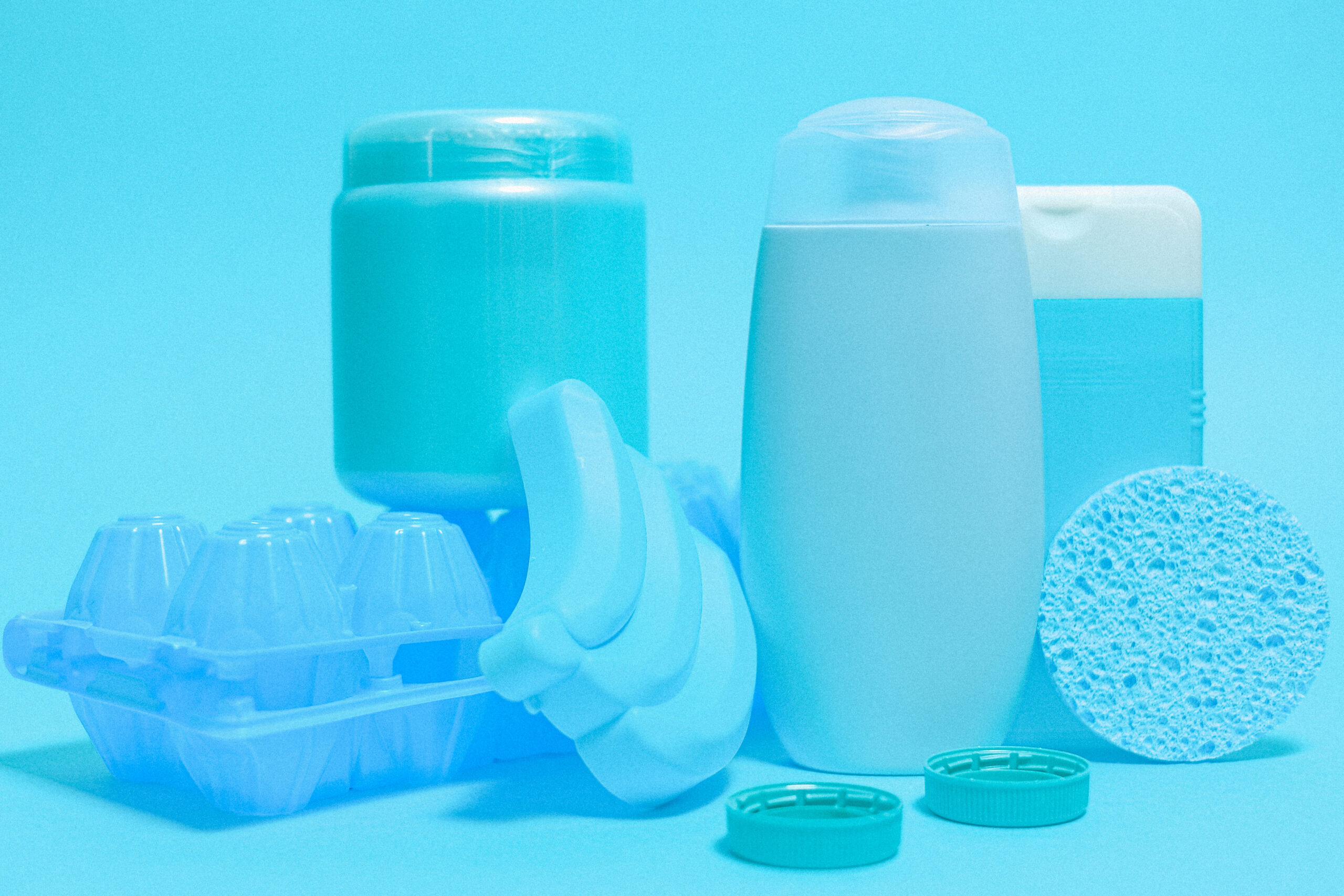 Cómo organizar tu cocina: 5 tips con esponja y detergente